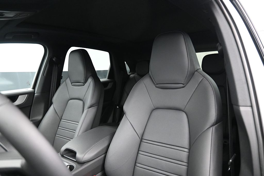 Thumbnail: 2026 Porsche Cayenne - 8