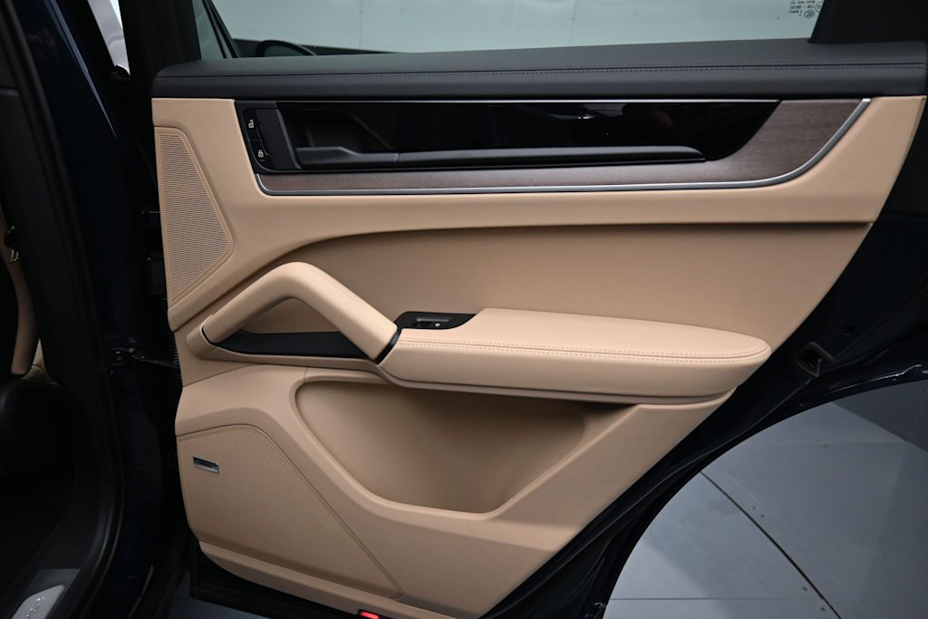 Thumbnail: 2026 Porsche Cayenne - 23