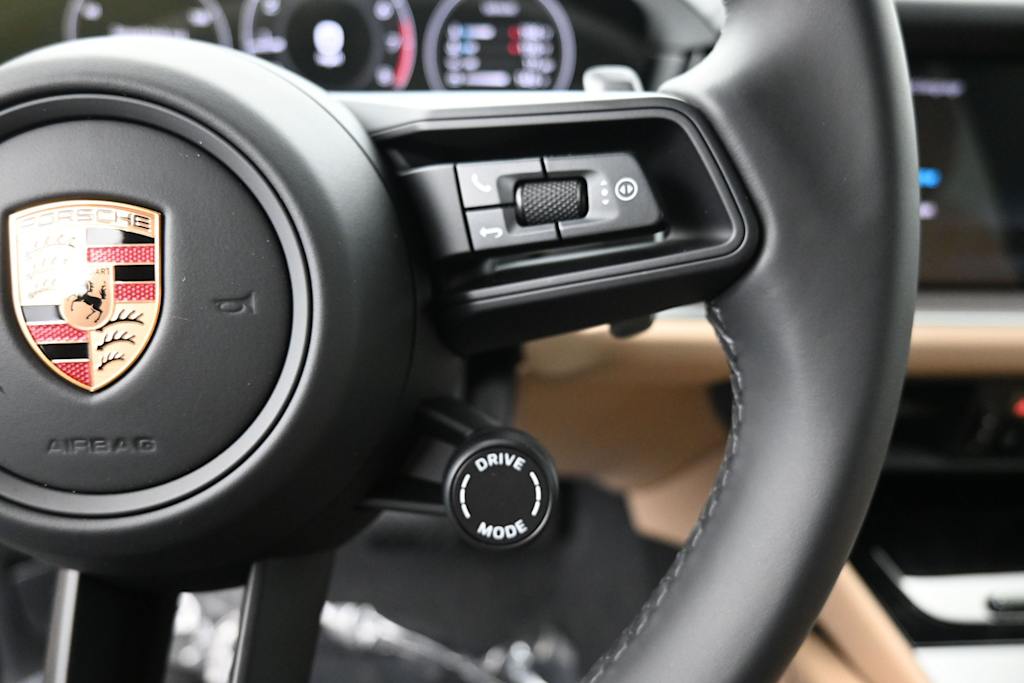 Thumbnail: 2026 Porsche Cayenne - 16