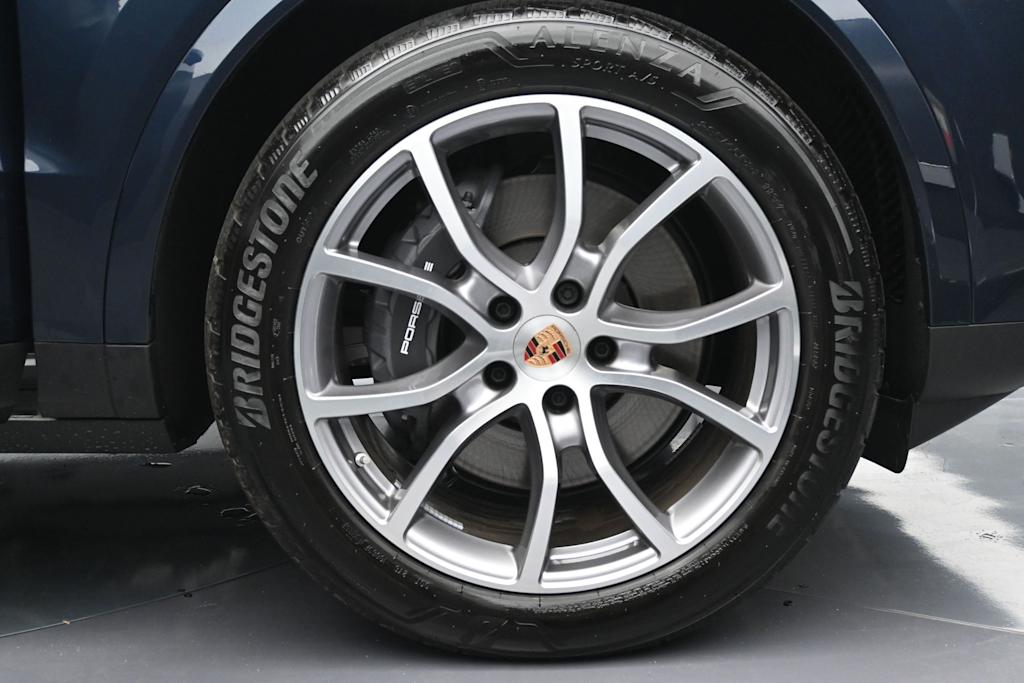 Thumbnail: 2026 Porsche Cayenne - 6