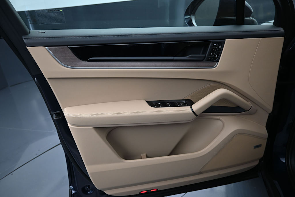 Thumbnail: 2026 Porsche Cayenne - 19