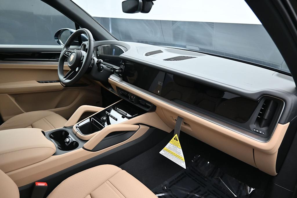 Thumbnail: 2026 Porsche Cayenne - 11