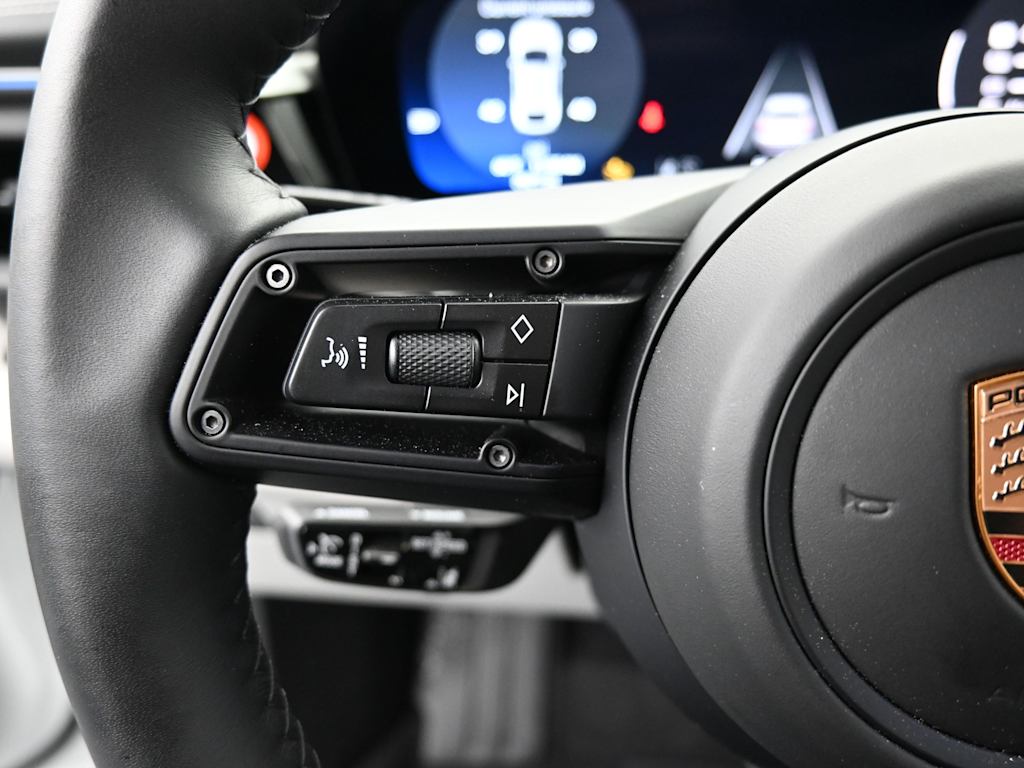 Thumbnail: 2025 Porsche Macan - 22