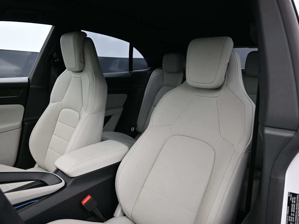 Thumbnail: 2025 Porsche Macan - 11