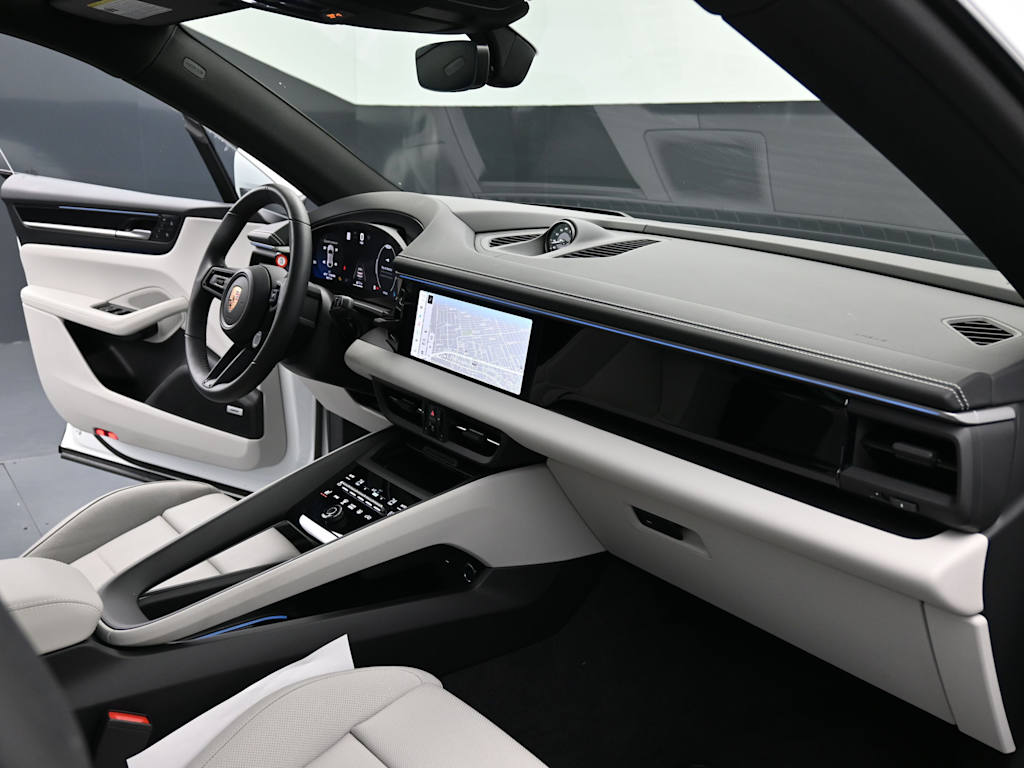 Thumbnail: 2025 Porsche Macan - 14