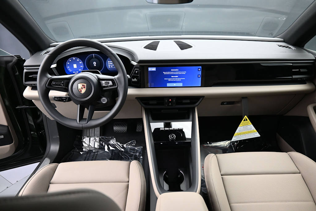Thumbnail: 2026 Porsche Macan - 9