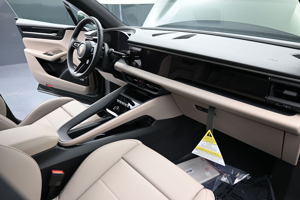 Thumbnail: 2026 Porsche Macan - 13