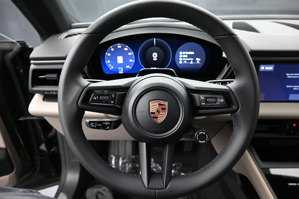 Thumbnail: 2026 Porsche Macan - 12
