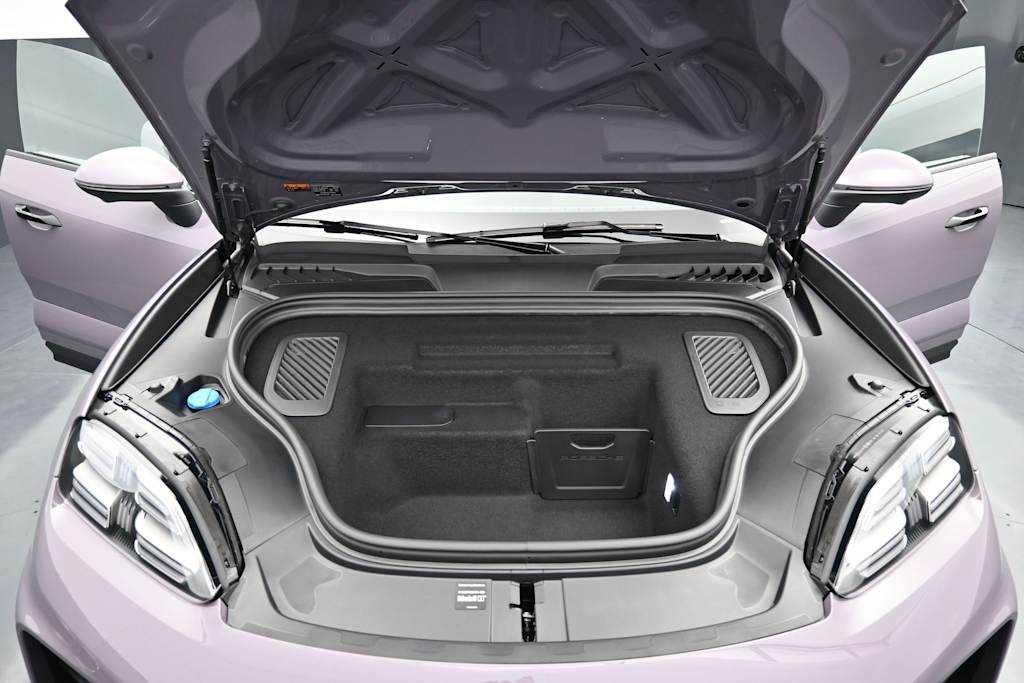 Thumbnail: 2026 Porsche Macan - 7