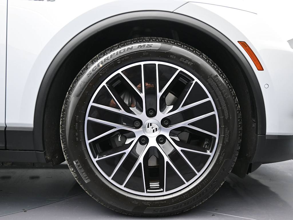 Thumbnail: 2026 Porsche Macan - 7