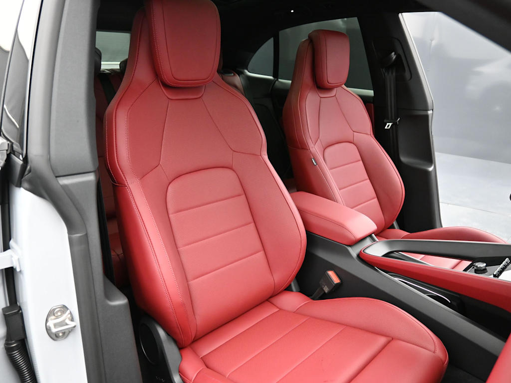 Thumbnail: 2026 Porsche Macan - 11