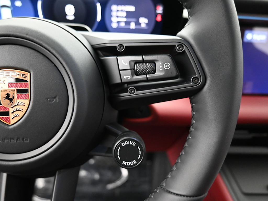 Thumbnail: 2026 Porsche Macan - 20