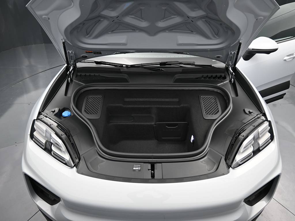 Thumbnail: 2026 Porsche Macan - 8