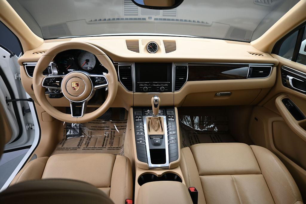 Thumbnail: 2015 Porsche Macan - 7