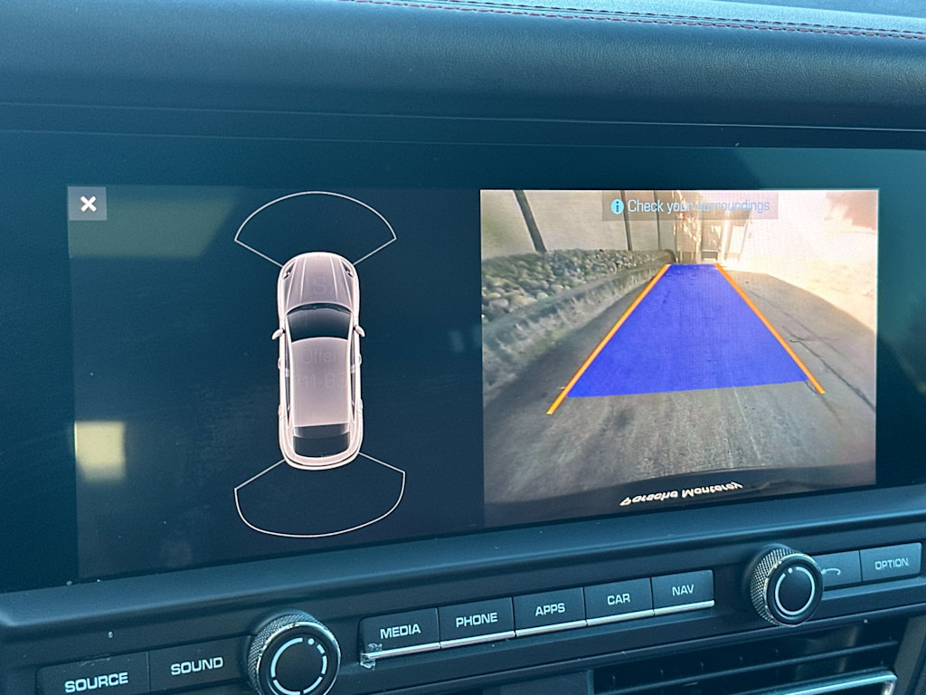 Thumbnail: 2021 Porsche Macan - 26