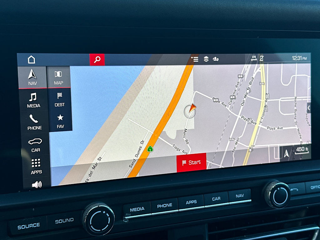 Thumbnail: 2021 Porsche Macan - 25