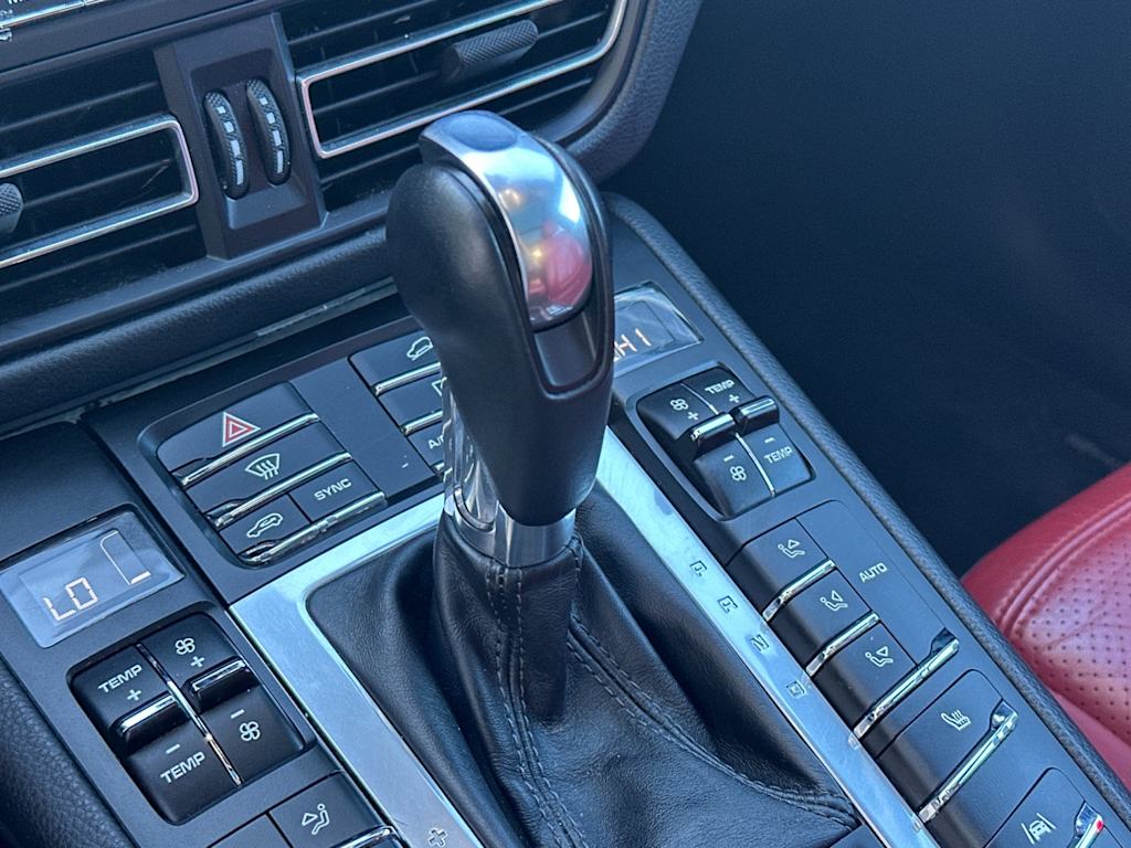 Thumbnail: 2021 Porsche Macan - 27