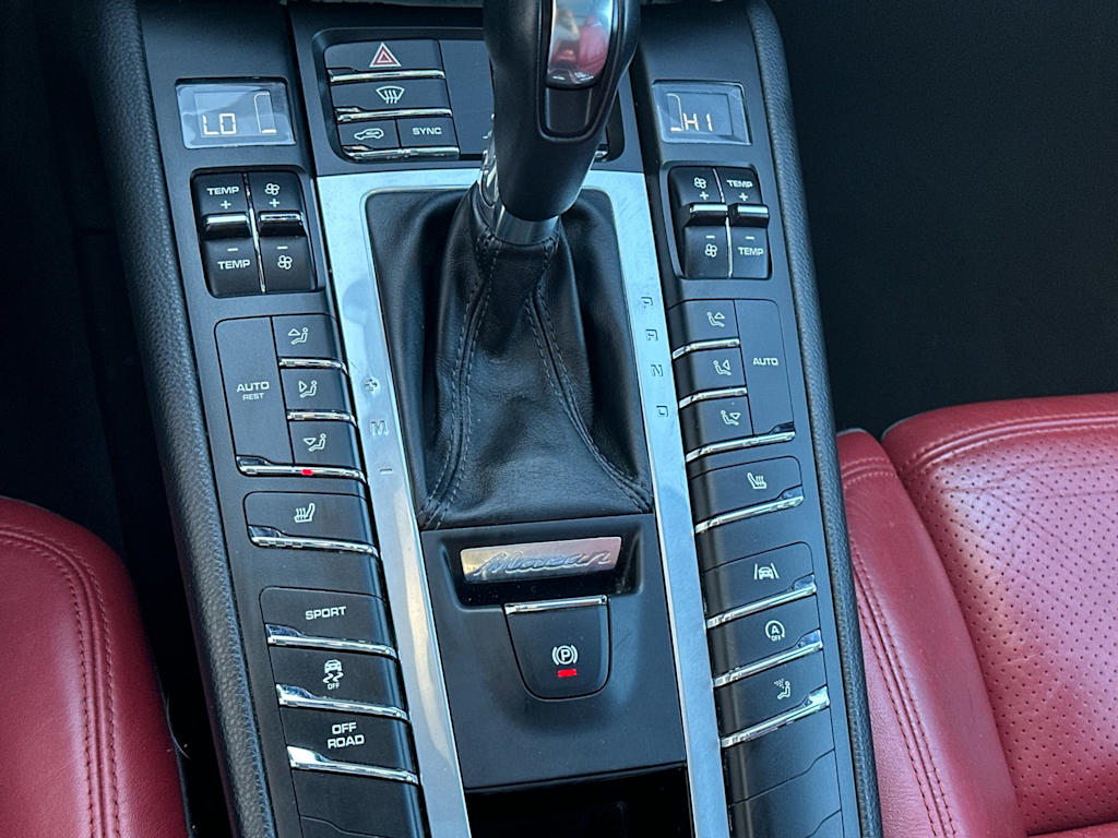 Thumbnail: 2021 Porsche Macan - 15