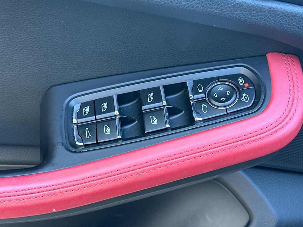 Thumbnail: 2021 Porsche Macan - 23