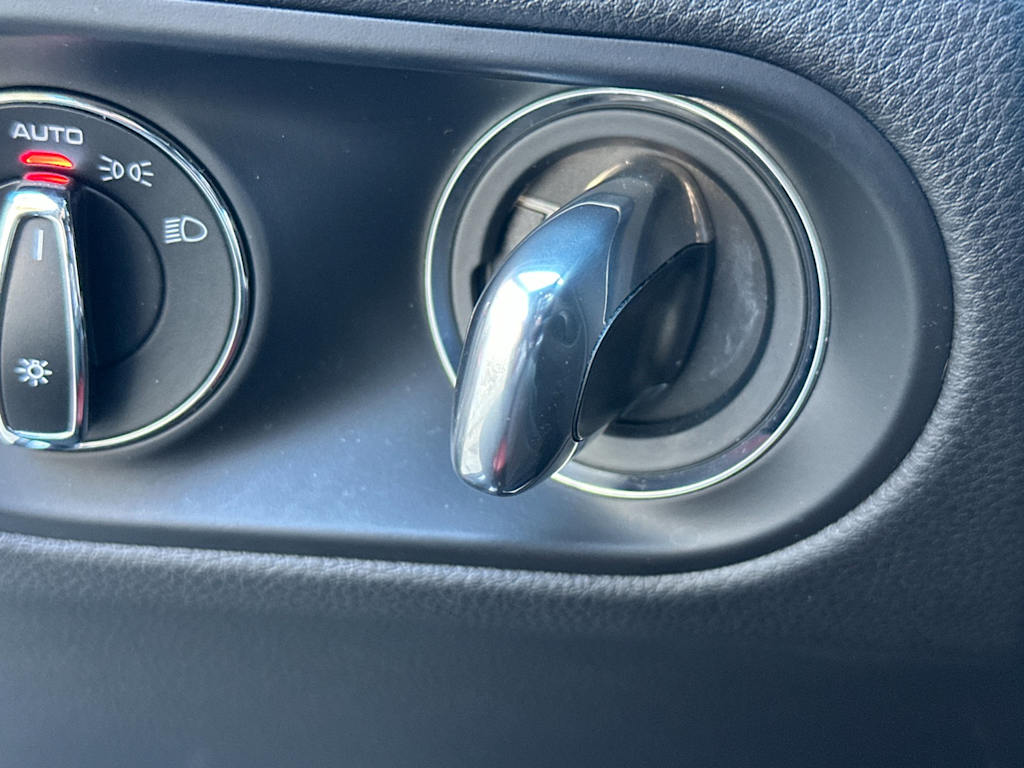 Thumbnail: 2021 Porsche Macan - 28