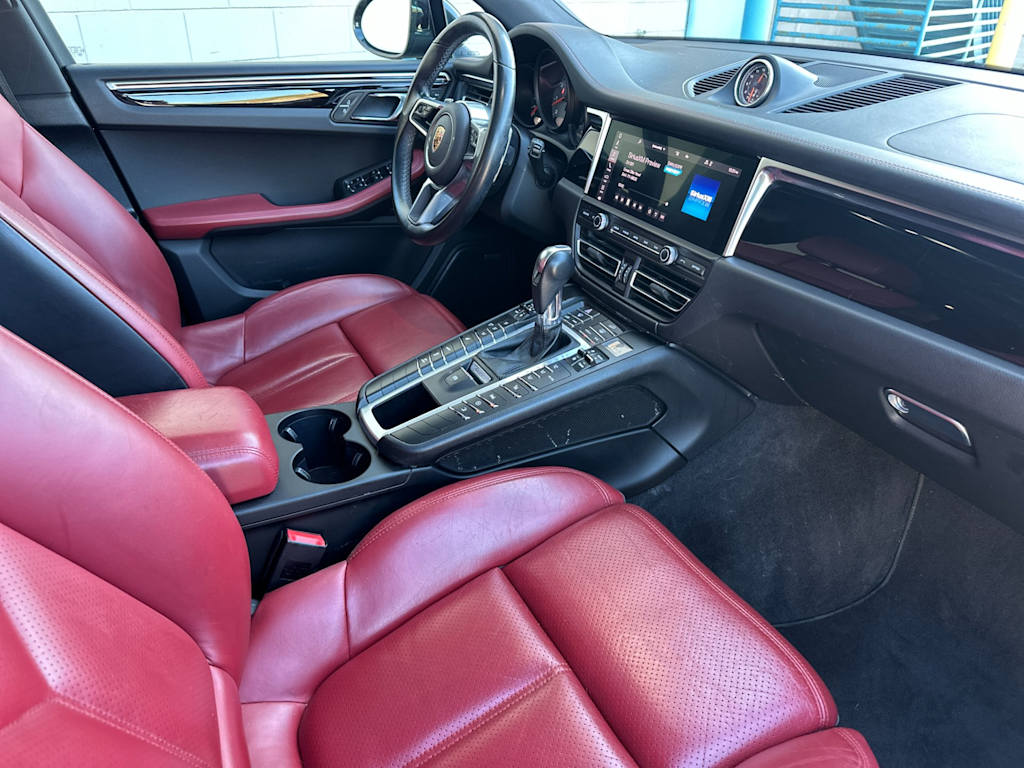 Thumbnail: 2021 Porsche Macan - 13