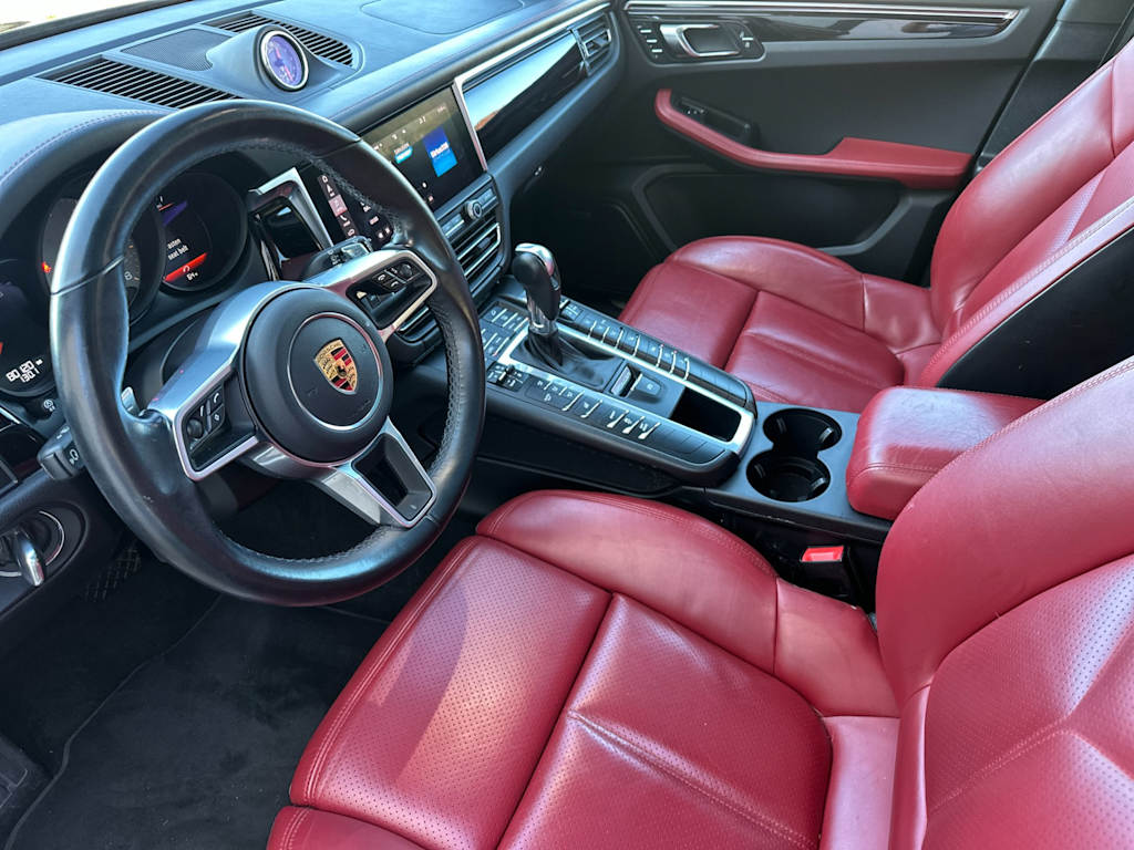 Thumbnail: 2021 Porsche Macan - 2