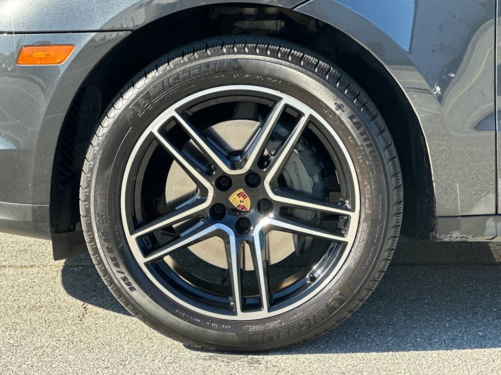 Thumbnail: 2021 Porsche Macan - 8