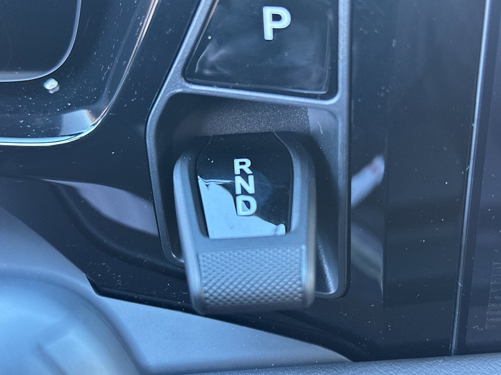 Thumbnail: 2025 Porsche Macan - 28