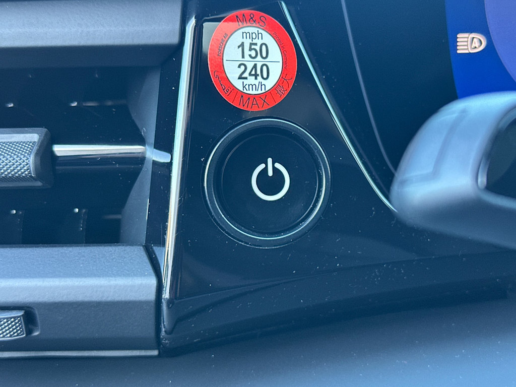 Thumbnail: 2025 Porsche Macan - 29