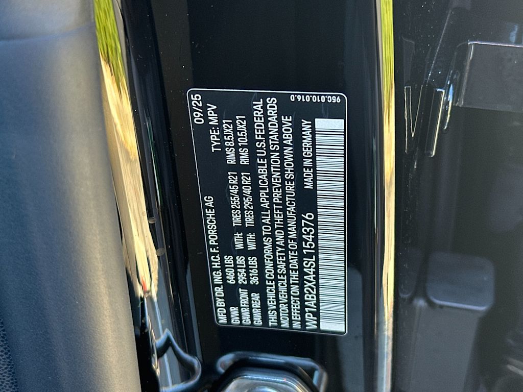 Thumbnail: 2025 Porsche Macan - 18