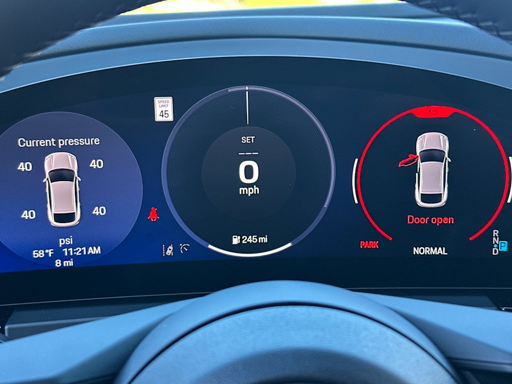 Thumbnail: 2025 Porsche Macan - 16