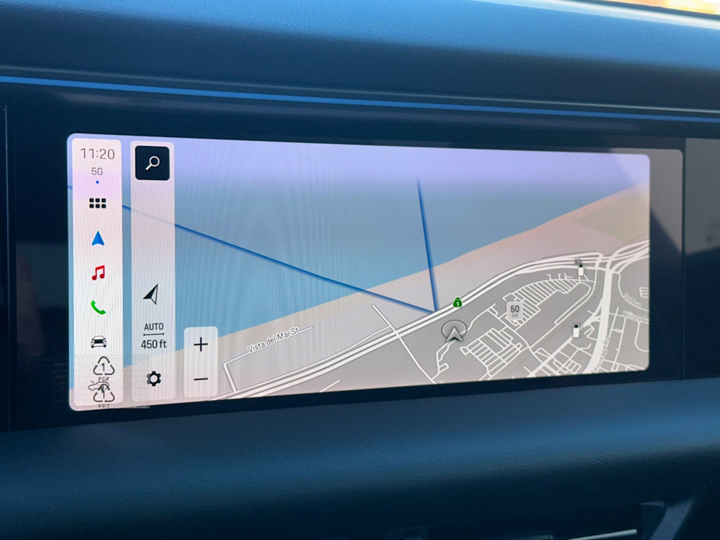 Thumbnail: 2025 Porsche Macan - 25