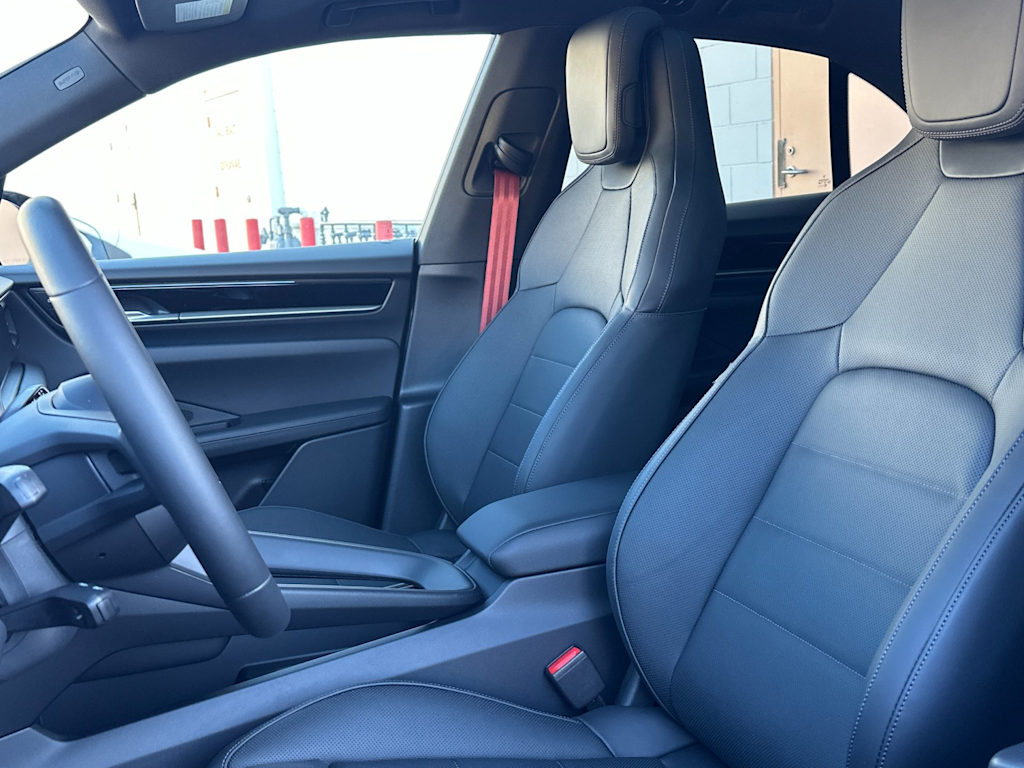 Thumbnail: 2025 Porsche Macan - 11