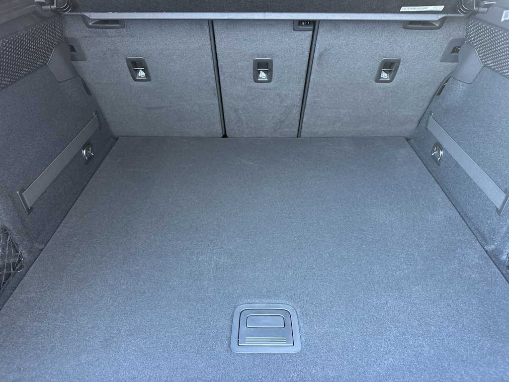 Thumbnail: 2025 Porsche Macan - 17