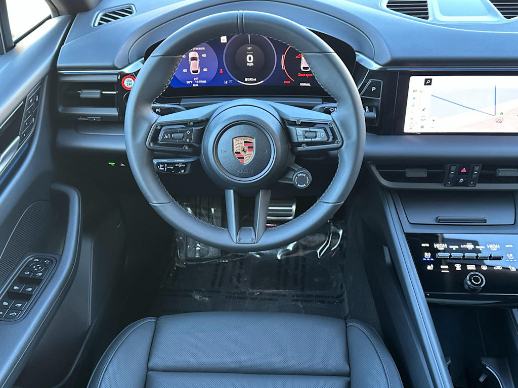 Thumbnail: 2025 Porsche Macan - 9