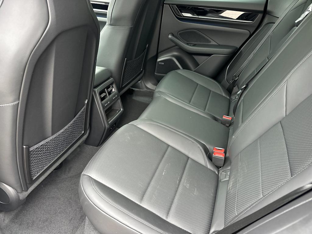 Thumbnail: 2025 Porsche Macan - 11