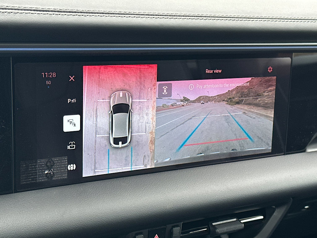 Thumbnail: 2025 Porsche Macan - 24