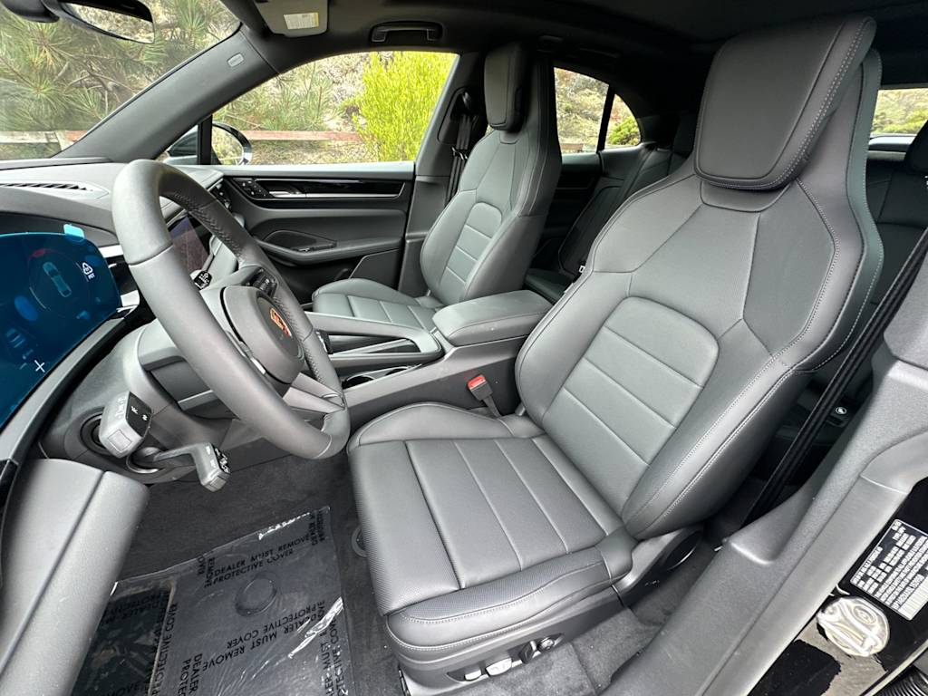 Thumbnail: 2025 Porsche Macan - 10