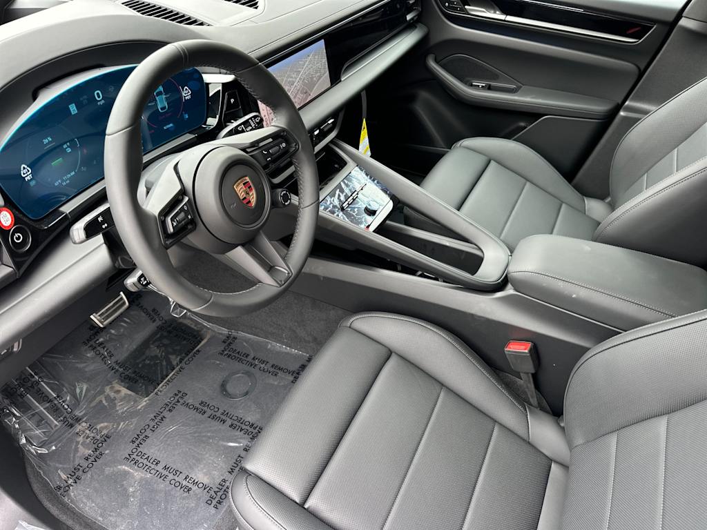 Thumbnail: 2025 Porsche Macan - 9