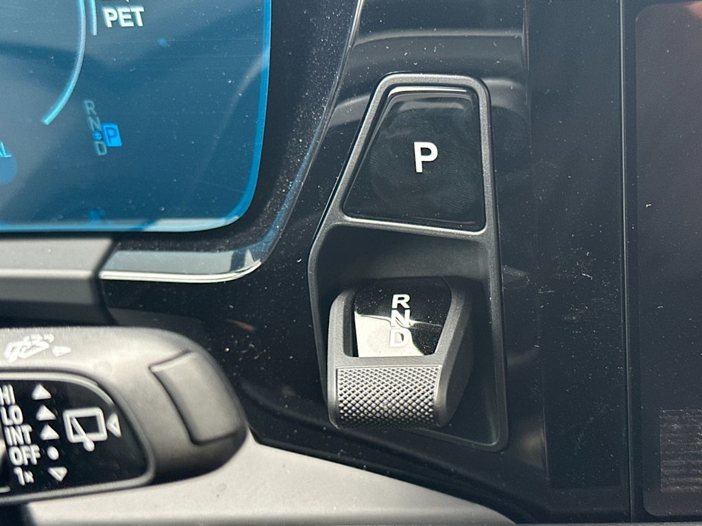 Thumbnail: 2025 Porsche Macan - 25