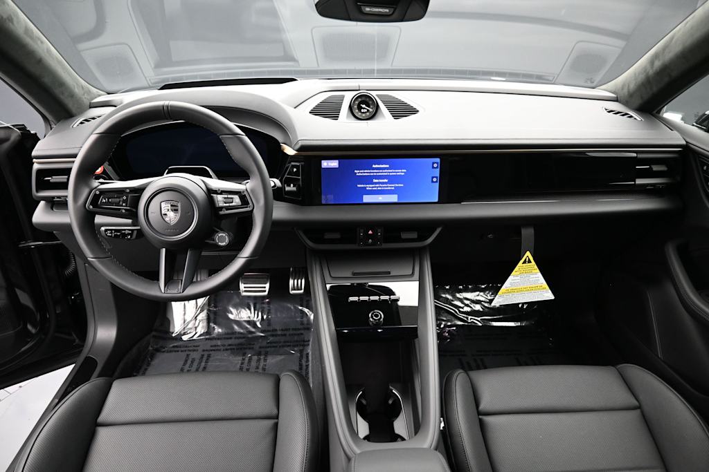 Thumbnail: 2026 Porsche Macan - 8