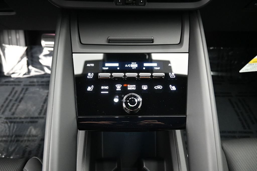 Thumbnail: 2026 Porsche Macan - 20