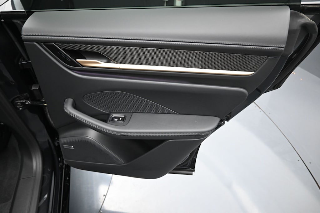 Thumbnail: 2026 Porsche Macan - 25