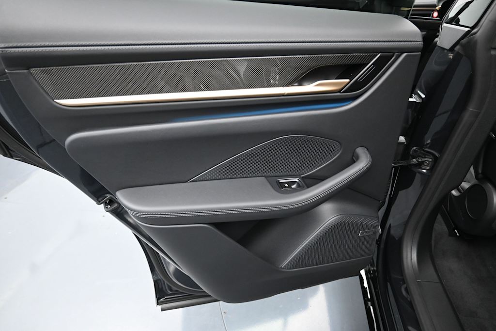 Thumbnail: 2026 Porsche Macan - 24