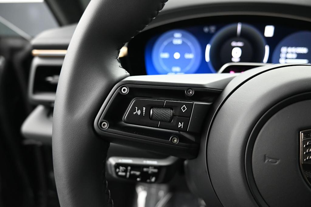 Thumbnail: 2026 Porsche Macan - 22