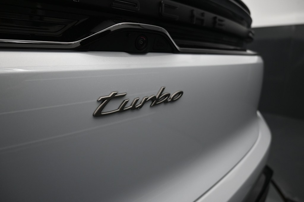 Thumbnail: 2026 Porsche Macan - 30