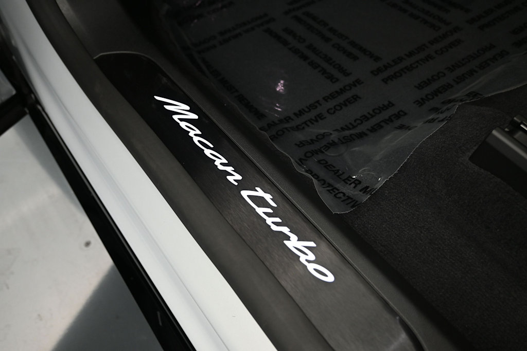 Thumbnail: 2026 Porsche Macan - 6