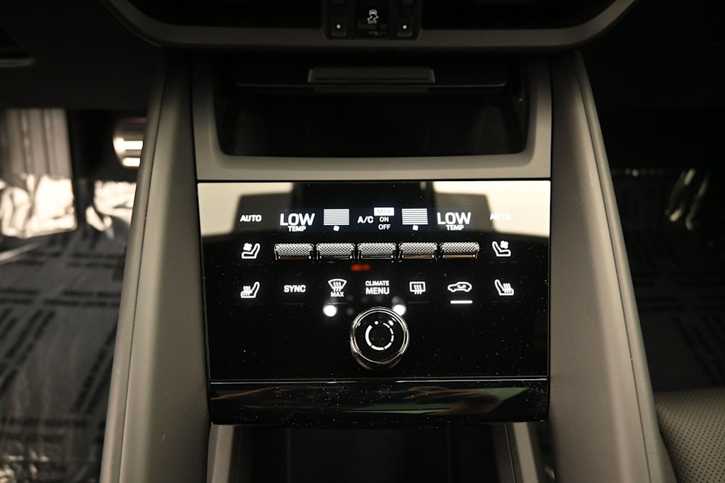 Thumbnail: 2026 Porsche Macan - 20