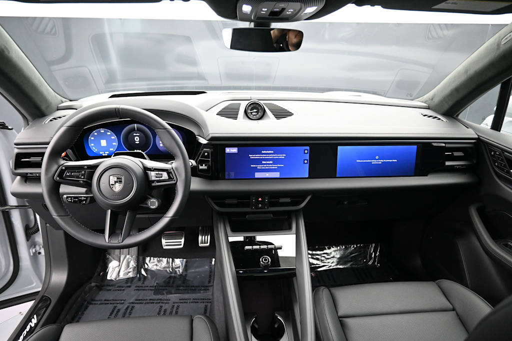 Thumbnail: 2026 Porsche Macan - 9