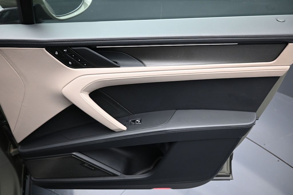 Thumbnail: 2026 Porsche Cayenne - 32